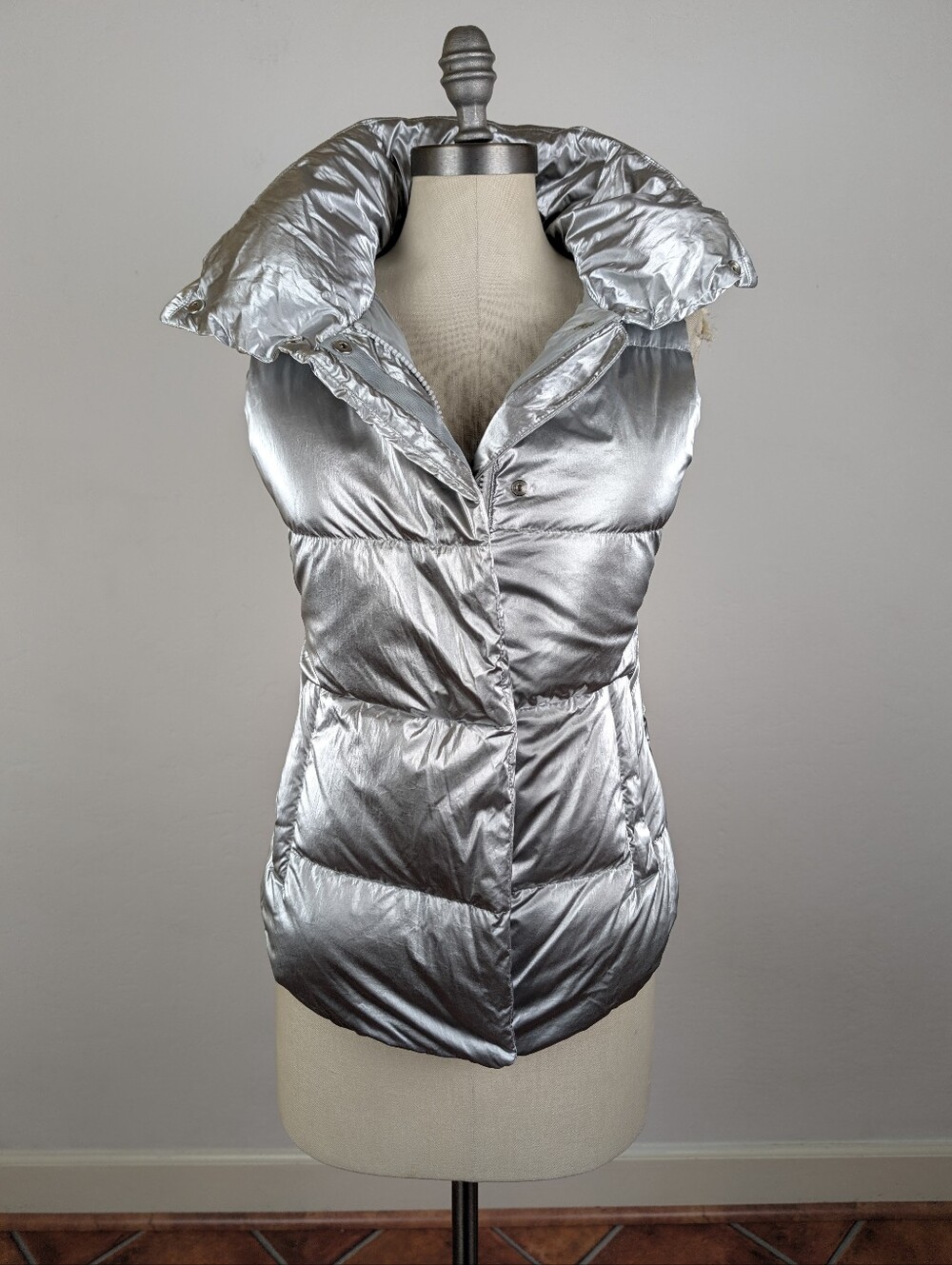 Athleta Down Feather Metallic Silver Quilted Puffer Vest